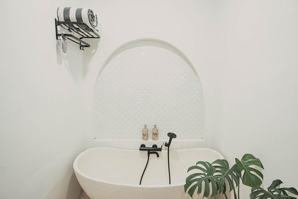 Bohemian Jogja Villas With Private Pool Kejayan Exterior photo