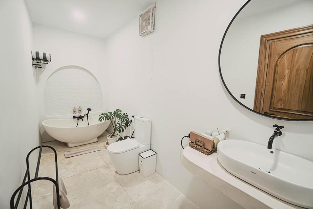 Bohemian Jogja Villas With Private Pool Kejayan Exterior photo